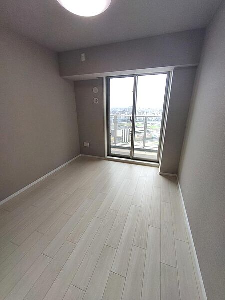 ６．１帖の居室はすっきりした形で使いやすそうです。