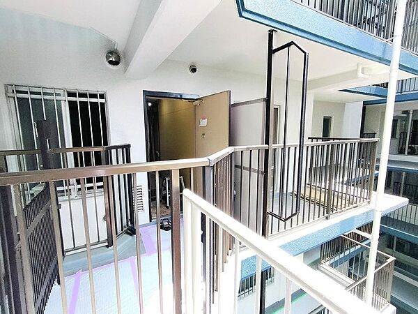 お部屋は現在、内装工事中です。８月下旬に完了予定で工事が進んでいます。