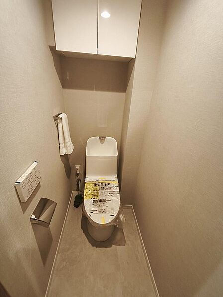 もちろんトイレも交換済です。ウォシュレットも完備しております。