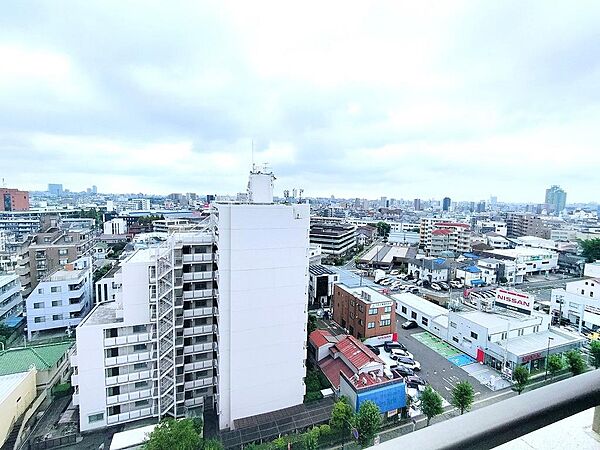 遠くまで一望できる開放的な眺めが楽しめます。