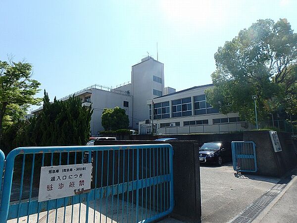 画像24:箕面市立豊川南小学校 798m