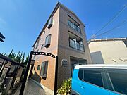 桜井駅より徒歩6分 築32年8ヶ月 3階建の賃貸物件