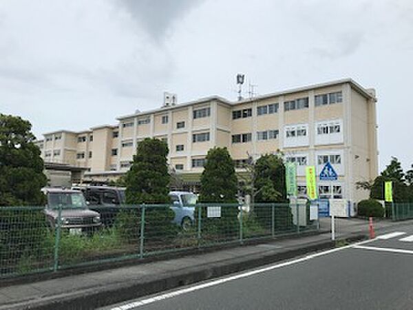 浜松市立有玉小学校（847m）