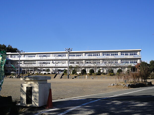 掛川市立城北小学校（2073m）