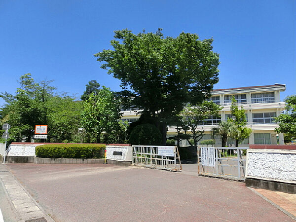 浜松市立伎倍小学校（750m）