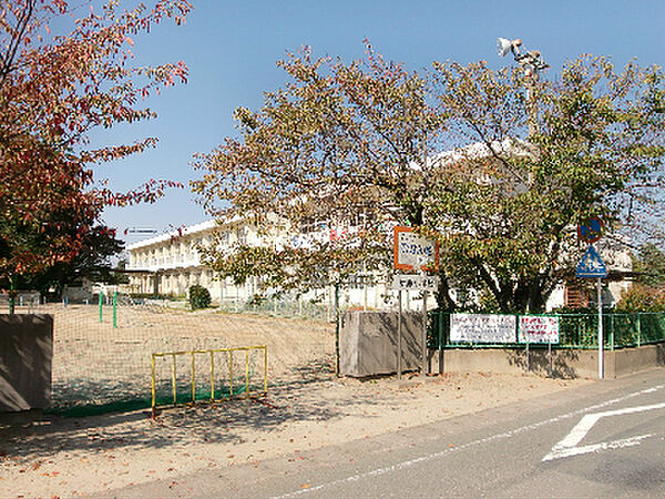 浜松市立新原小学校（950m）