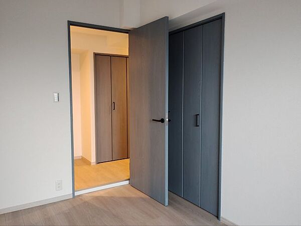おしゃれな色味の建具