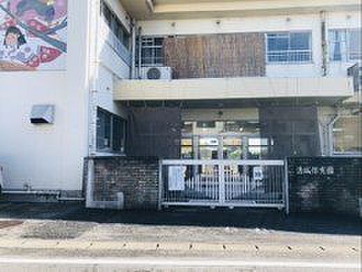 清城保育園まで徒歩約9分●「人との関わりが楽しめる子」を育む保育園。近隣の農業高校で農業体験もできます。【受入年齢・時間】0歳～5歳、7：30～18：00