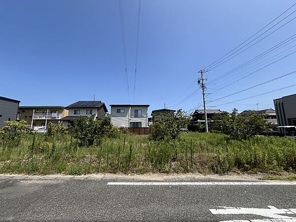 名鉄河和線「上ゲ」駅から徒歩約8分。通勤・通学にも便利な立地です。（※造成前の写真です）　