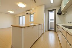 ディナスティ東大阪アテンシアシティ 2SLDKのリビング/ダイニング