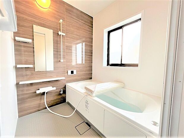 浴室はハウステック製の新品のユニットバスに交換しました。通常よりも大きな1.25坪サイズのお風呂で、1日の疲れをゆっくり癒すことができますよ。