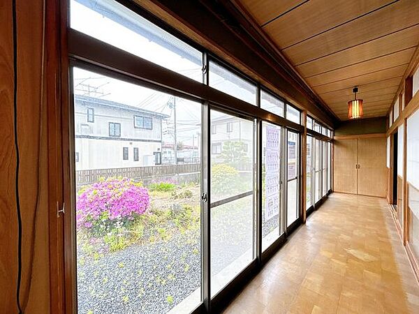【リフォーム予定】縁側です。隣の和室続き間と合わせてLDKを作成いたします。