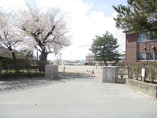 古川第一小学校800ｍ（徒歩10分）