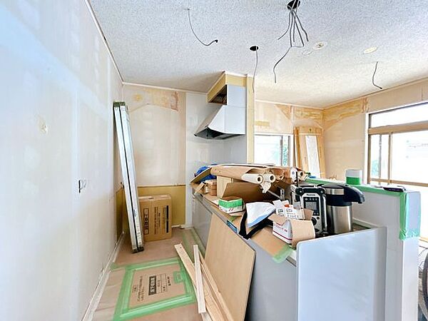 【リフォーム中】リビング別アングルの写真です。