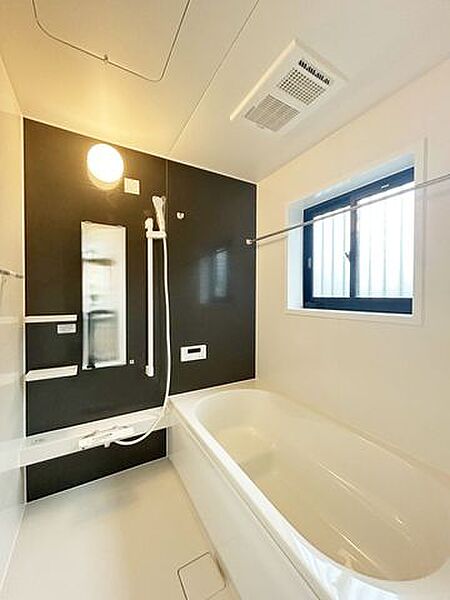 【リフォーム済】お風呂です。ハウステック製の物に交換いたしました。
