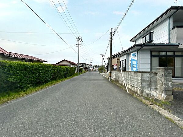 【リフォーム済】前面道路です。幅員約6mなので、通行しやすいですね。