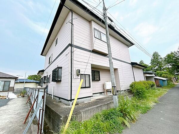 【リフォーム中】外観別アングルの写真です。外壁・屋根の塗装を行います。