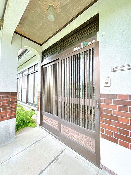 玄関を拡大表示