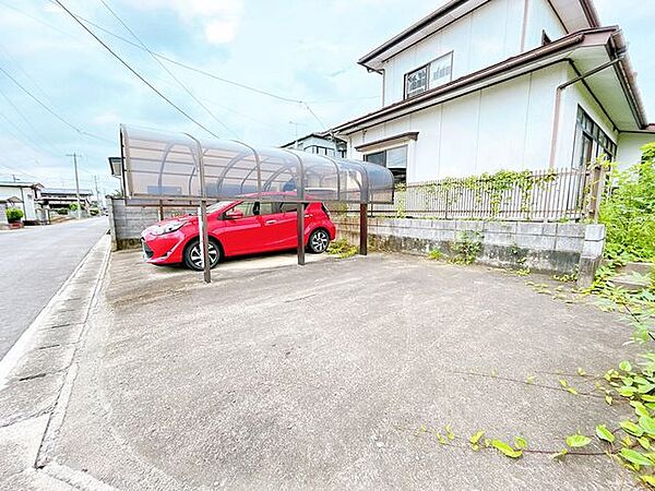 【8/31まで現況販売】駐車場です。駐車並列で3台駐車可能です。