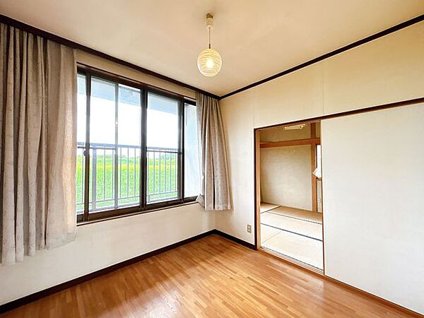 【8/31まで現況販売】2階中央洋室です。クリーニングを行います。お子様のお部屋にいかがでしょうか。