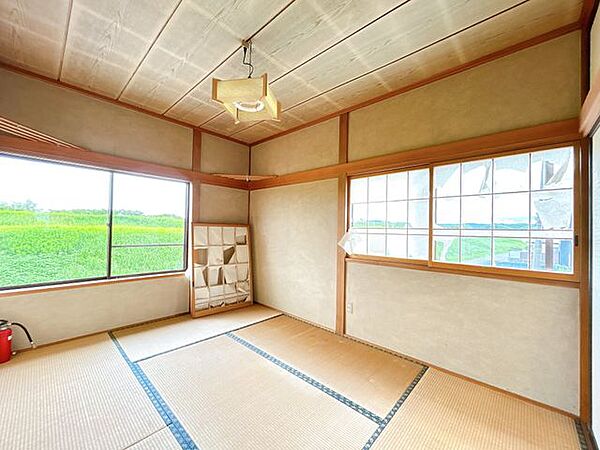 【8/31まで現況販売】2階東側和室です。クリーニングを行います。収納付きです。