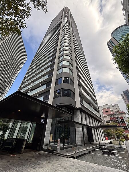 外観：327002215064