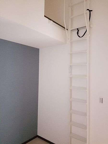 ～ROOM～　建物プラン例　勾配天井で開放的で、ロフトを子どもの遊び場として使うなど、さまざまな形で活用できるでしょう。