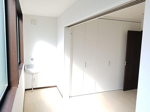 ～ROOM～　建物プラン例　室内はいつも明るい印象。インナーバルコニーになるので雨でも安心して洗濯ものができます。