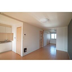 グリーン・プラザIII 203 2階1LDKのリビング/ダイニング