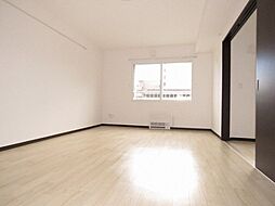 ラ・メゾン・ドゥースII 102 1階2LDKのリビング/ダイニング