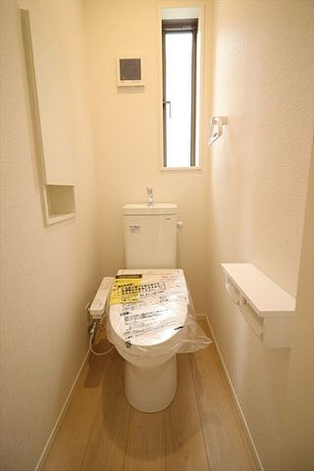 2箇所あるトイレは快適な温水洗浄便座付き