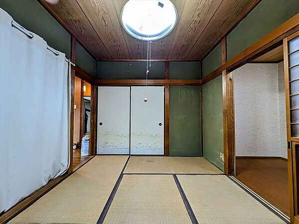 1階和室6帖は収納付で独立和室。生活スタイルを見せることなくお客様をお通しできます