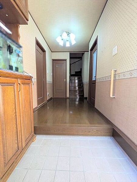 天井までの高さがあるたっぷり玄関収納。
