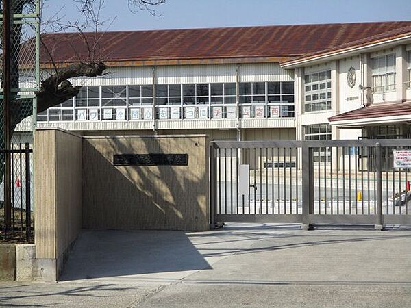 一宮市立宮西小学校 790m
