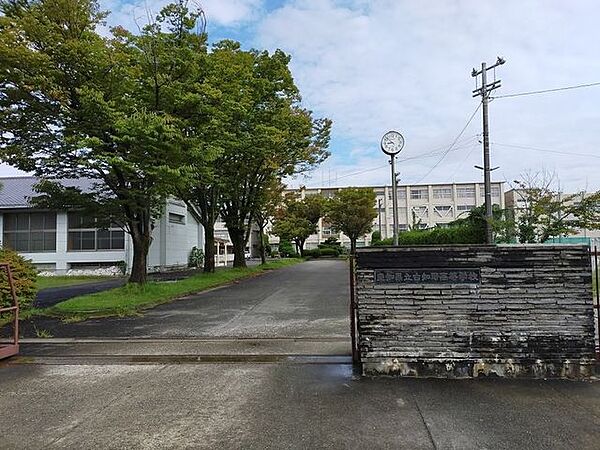 愛知県立古知野高等学校 290m