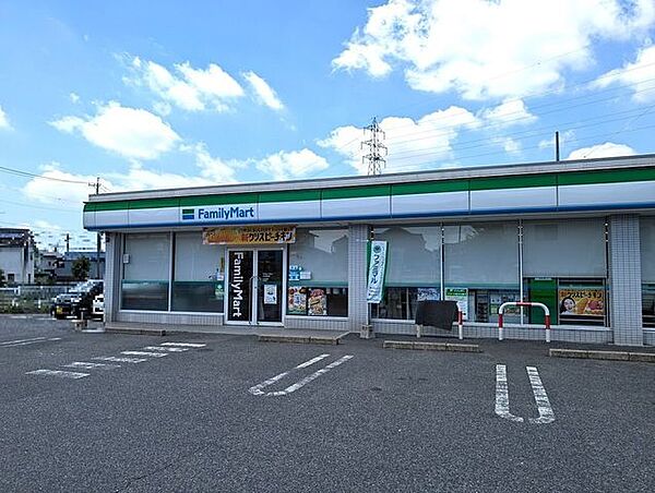 ファミリーマート大口余野店 360m