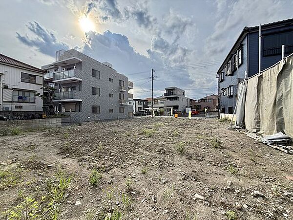 建築条件なし売地。ライフスタイルに合わせた間取りのご相談も承ります。（2026.8）