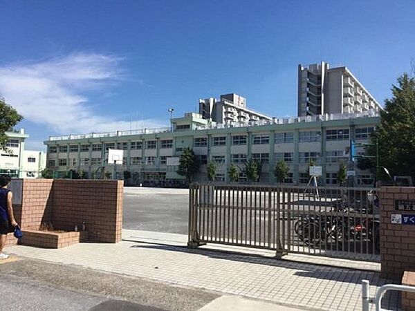 江戸川区立第五葛西小学校 520m