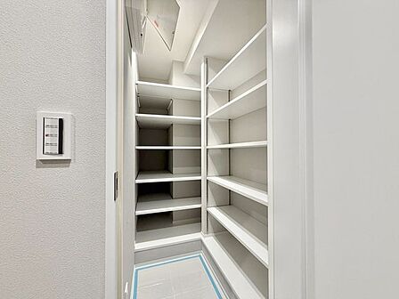 お洒落に靴を飾れるシューズインクローゼット!