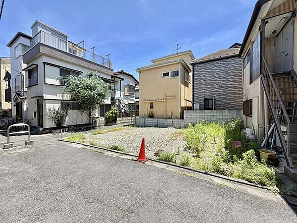スーパーやコンビニエンスストアもお近くにありお買い物も便利です。(2026.7)