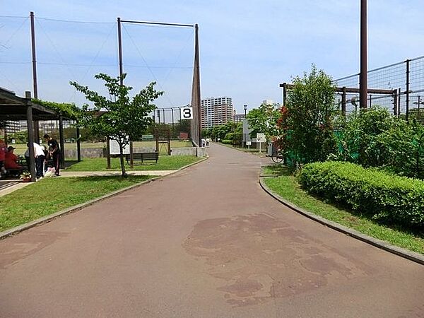 東京都建設局大島小松川公園サービスセンター 540m