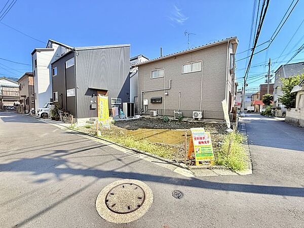 角地ですので風通しや日当たり良好です。（2026.8）