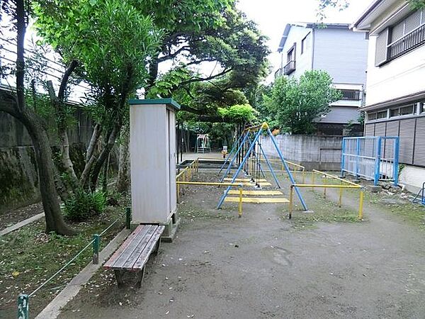 下今井児童遊園 220m