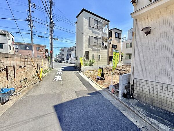ゆとりある整形地。建築条件なしのため、お好きなハウスメーカー・工務店で理想の住まいを建築できます。（2026.7）