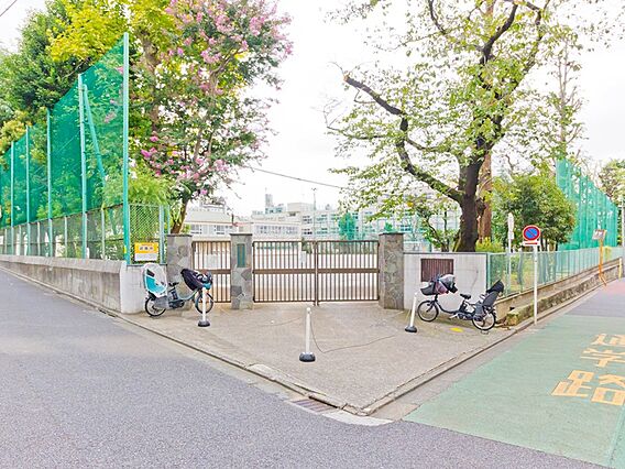 新宿区立牛込第...