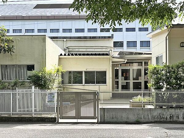 音羽幼稚園 900m