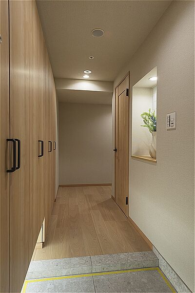 玄関から直接室内の様子がうかがいにくい、プライバシーに配慮した間取り。全居室に加え、廊下にも収納スペースがあり、空間を広く確保できます。