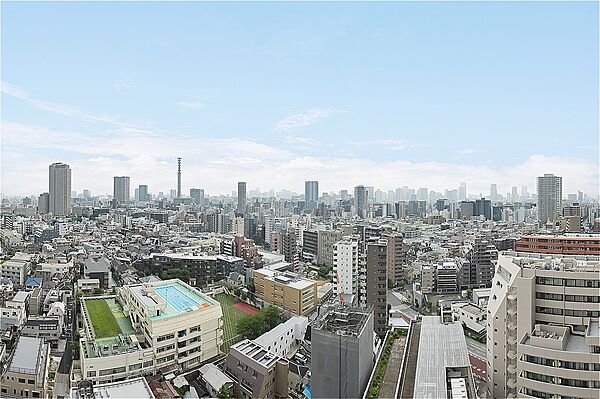 地下2階付き32階建てマンションの21階部分に位置しています。家事や仕事の合間に景色を眺めてリラックスできそうです。