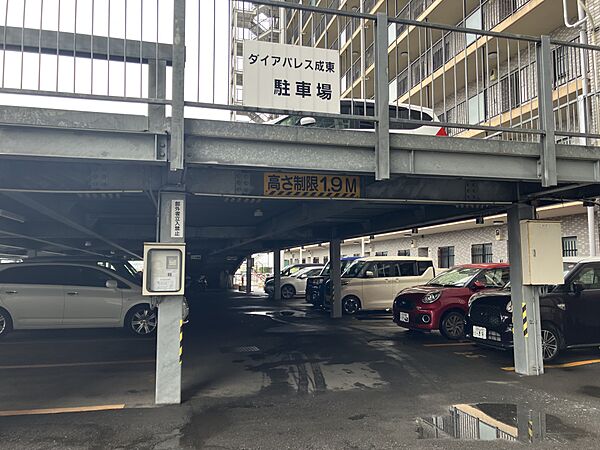 駐車場の様子。空き状況等はお問い合わせください