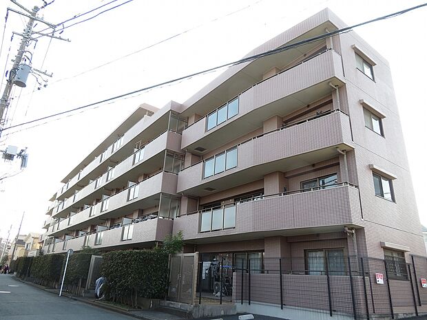 神奈川区子安台に佇む、地上5階建てマンション「クリオ横浜大口参番館」の2階部分のお部屋です。